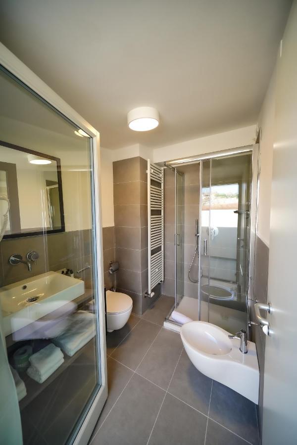 贝尔加莫 贝加莫15号旅馆酒店 外观 照片 A shower enclosure
