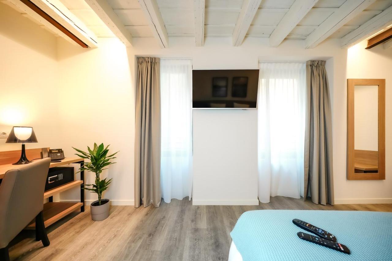贝尔加莫 贝加莫15号旅馆酒店 外观 照片 A room at the hotel
