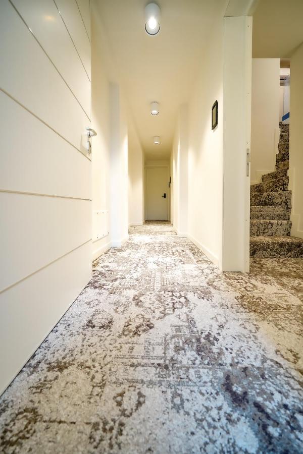 贝尔加莫 贝加莫15号旅馆酒店 外观 照片 A granite floor
